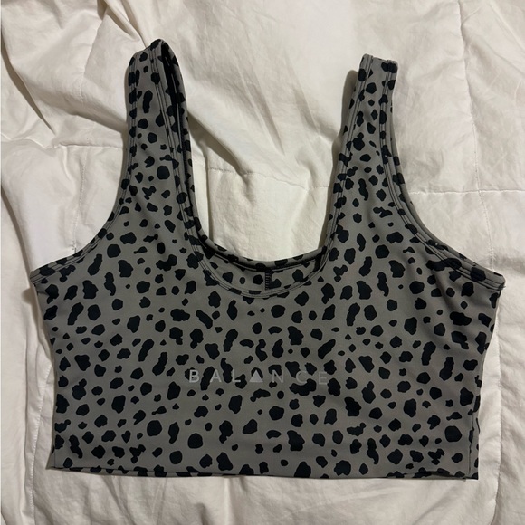 Balance Athletica Animal Kingdom Snow Leppord Sports bra. Medium.Comes with cups - Picture 1 of 2